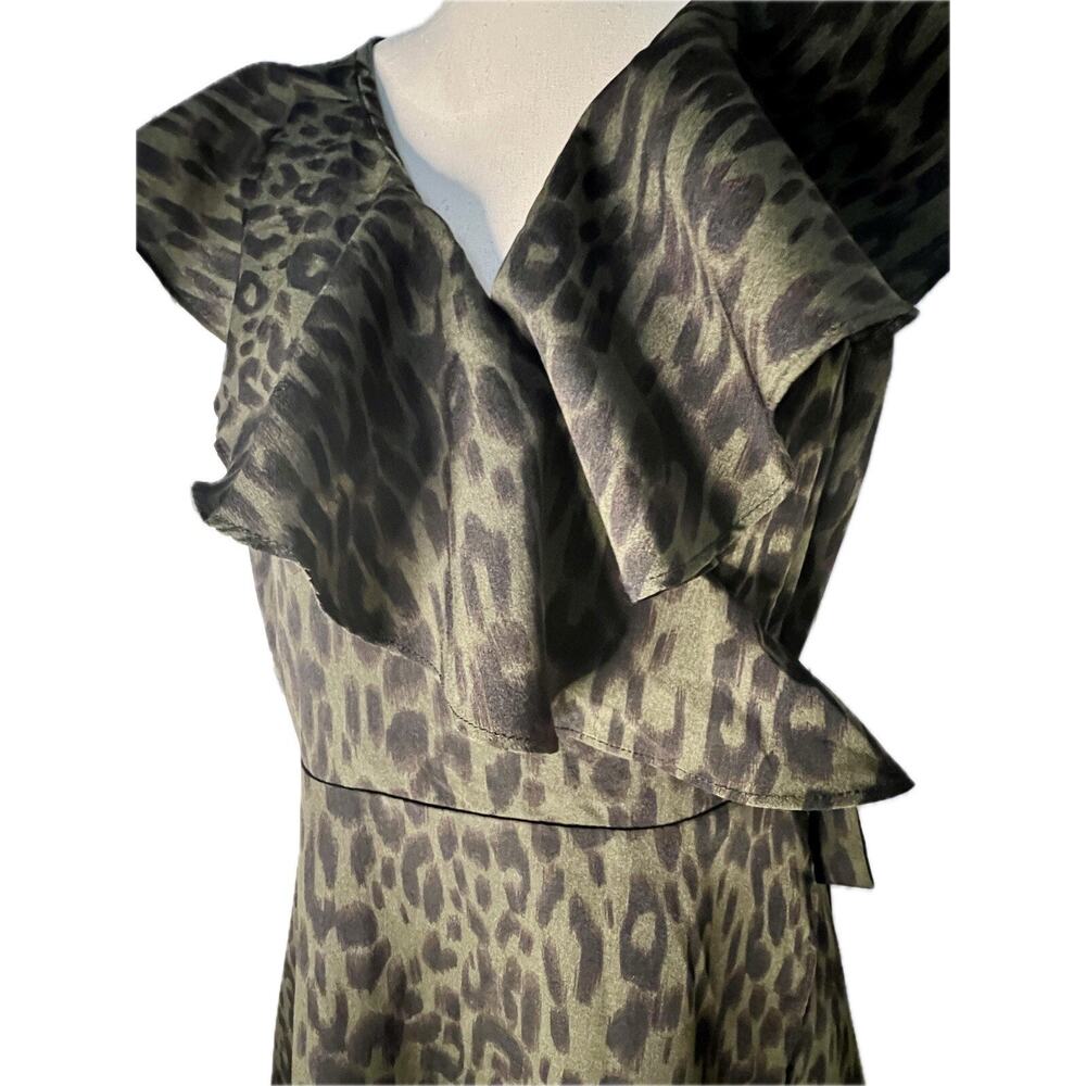 THML Green & Black Leopard Print V-neck Wrap Dress Flutter Sleeves Size Small - Picture 4 of 10